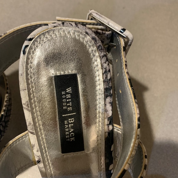 White House Black Market Black/White Snakeprint Wedge Platform Sandals sz 8.5 M - Picture 3 of 7